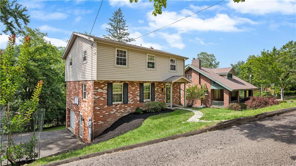 224 Woodside Road Pittsburgh, PA 15221 - Photo 2 of 50 Gallery Image 2