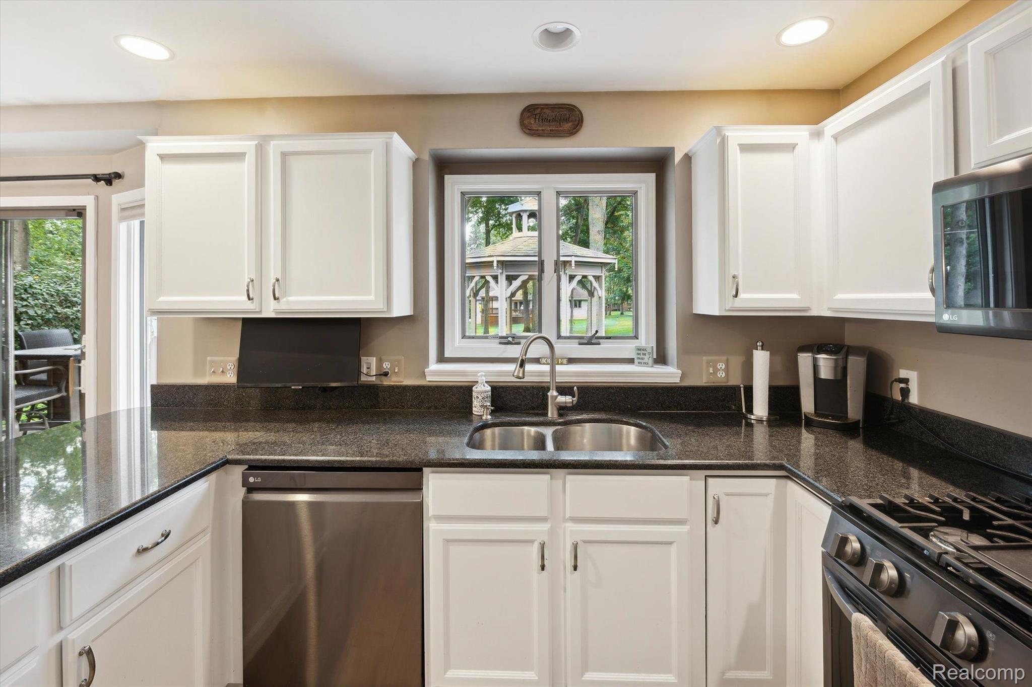 10881 Ridge View Trail Fenton, MI 48430 - Photo 16 of 45 Gallery Image 16