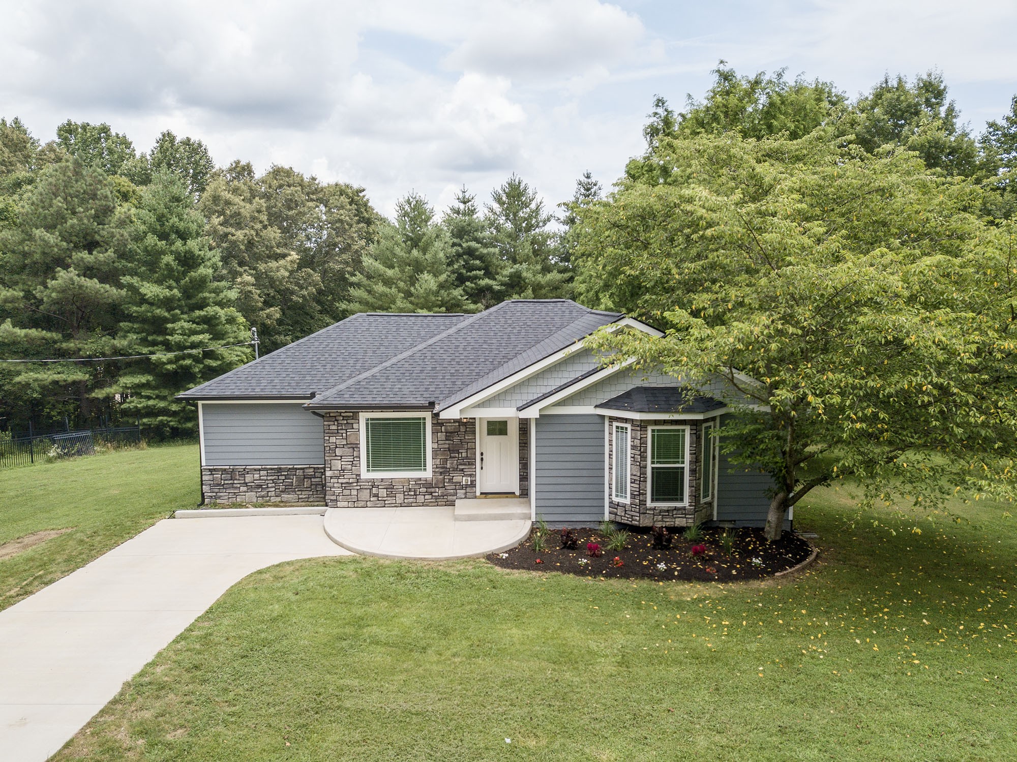 1006 Hooper Road Charlotte, TN 37036 - Photo 1 of 40 Gallery Image 1