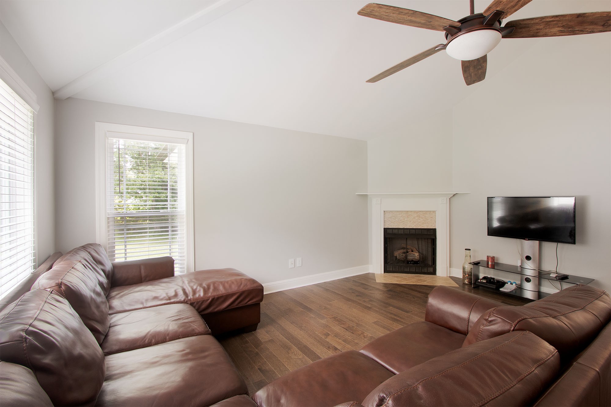 1006 Hooper Road Charlotte, TN 37036 - Photo 4 of 40 Gallery Image 4