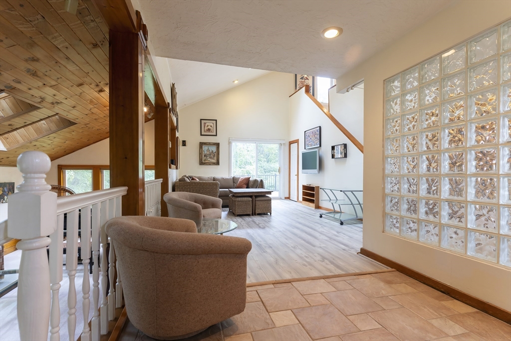 7 Johnson Road Southborough, MA 01772 - Photo 13 of 42 Gallery Image 13