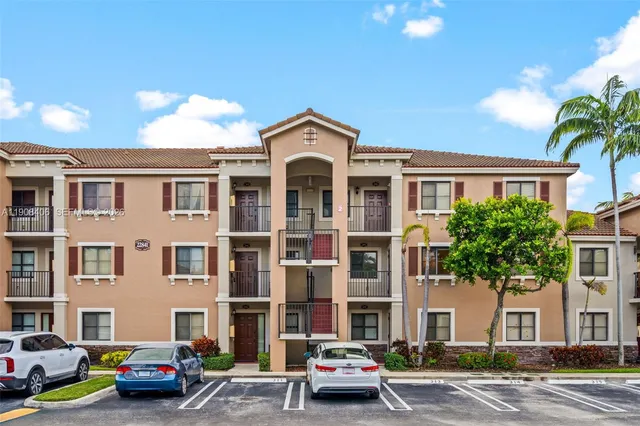 $305,000 | 22841 Southwest 88th Place, Unit 205, Cutler Bay, FL 33190