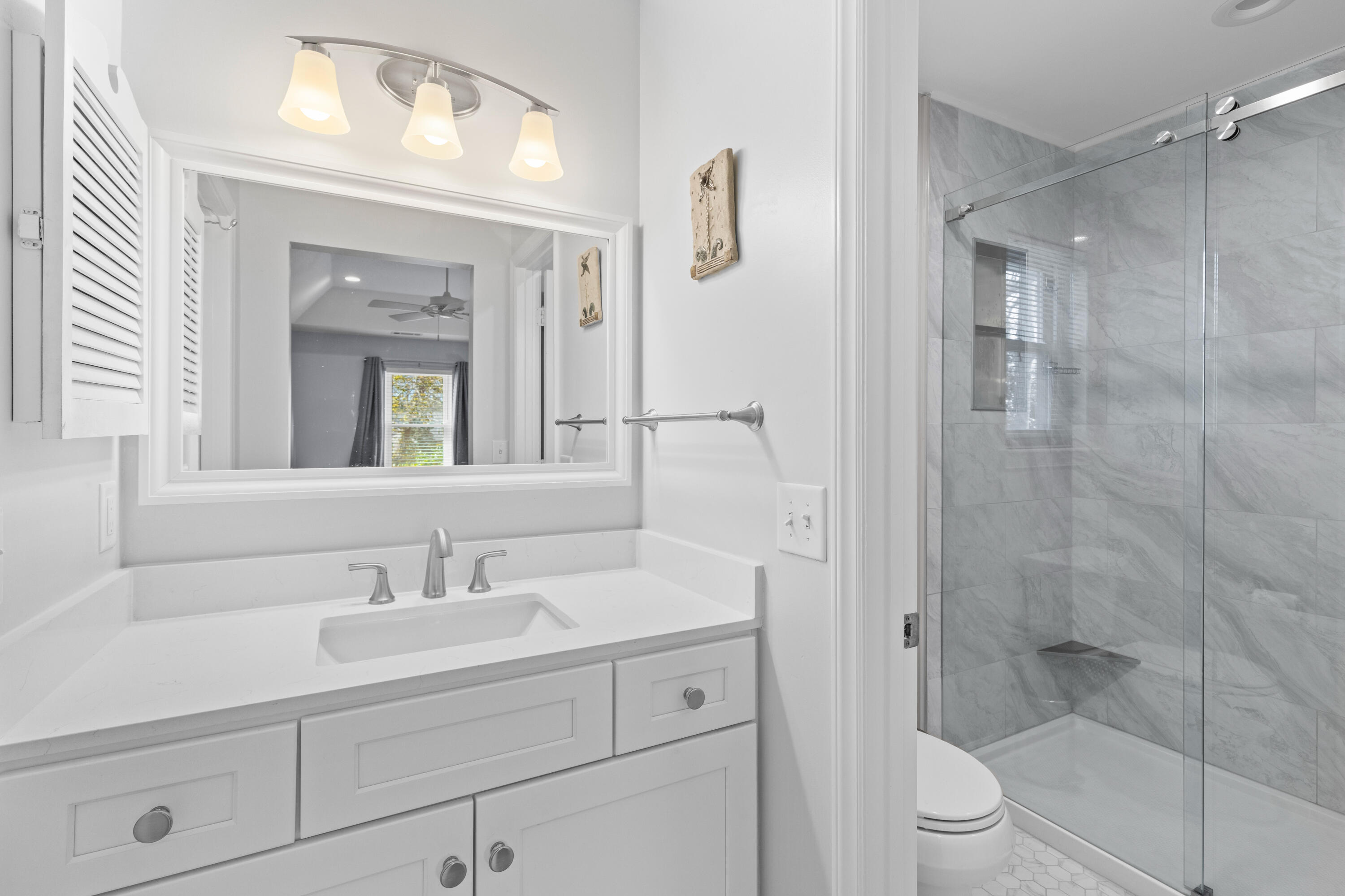 471 Springfield Road Mount Pleasant, SC 29464 - Photo 11 of 24 Primary En Suite Bath
