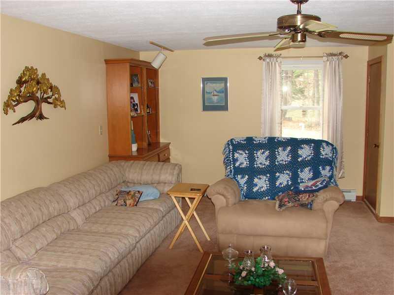 274 Guinea Road Biddeford, ME 04005 - Photo 13 of 17 Living Room.