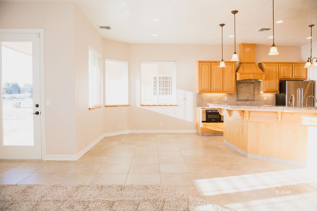 1009 North Garth Street Ridgecrest, CA 93555 - Photo 11 of 35