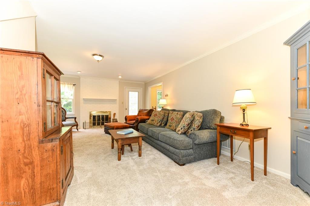 409 Old Mill Road High Point, NC 27265 - Photo 8 of 37 Living Room