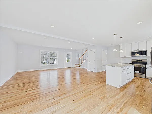 $749,900 | 54 Vespia Lane, South Kingstown, RI 02879