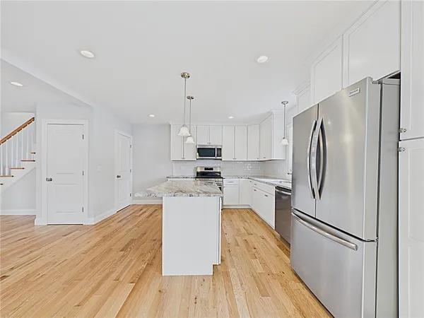 $749,900 | 54 Vespia Lane, South Kingstown, RI 02879