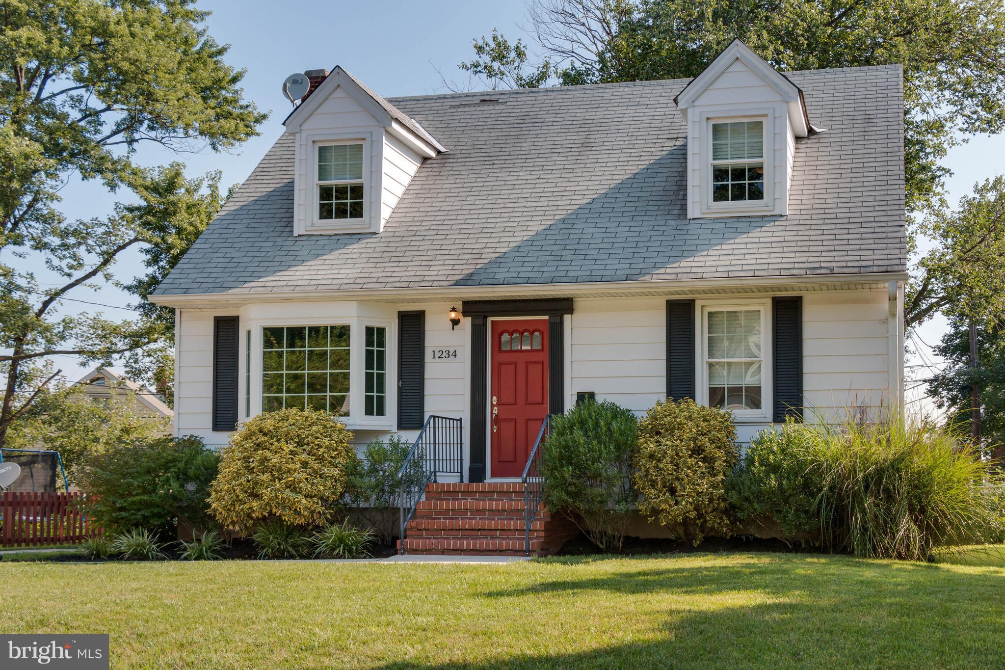 1234 Oakland Terrace Road Baltimore, MD 21227 - Photo 30 of 30 a front view of a house with a yard