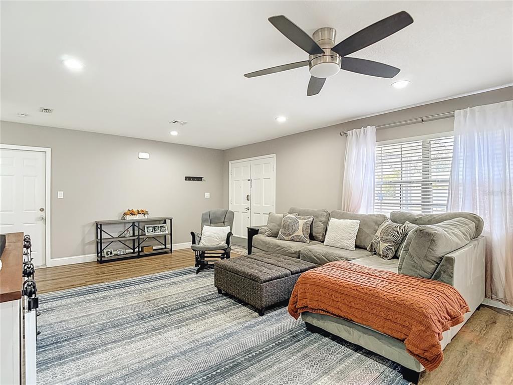 2207 Princess Way Brandon, FL 33511 - Photo 7 of 86 Gallery Image 7