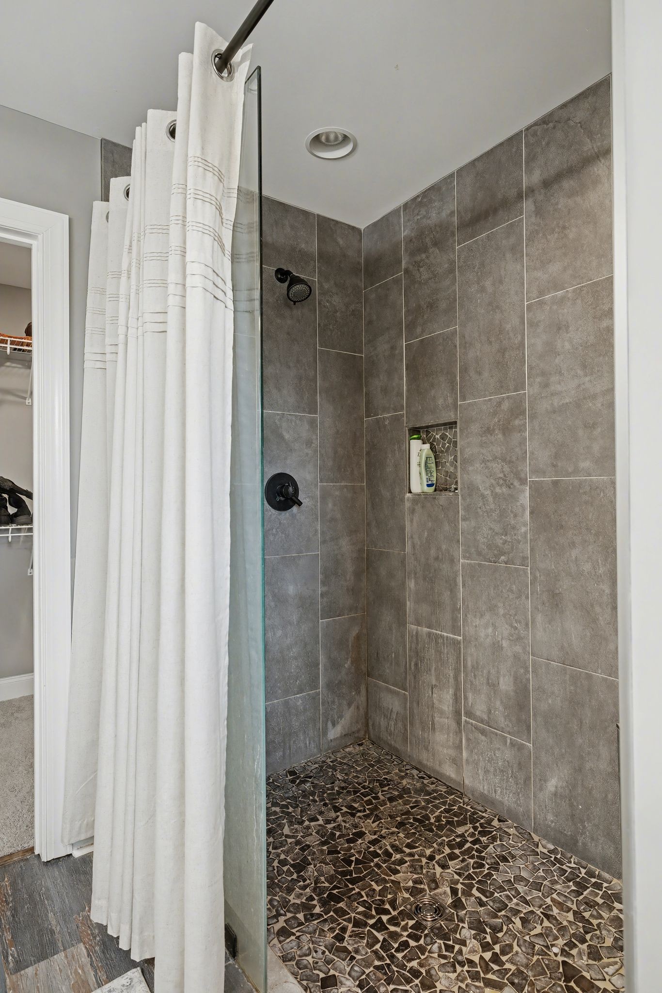852 Longview Road Shelbyville, TN 37160 - Photo 20 of 38 a bathroom with a shower and a sink