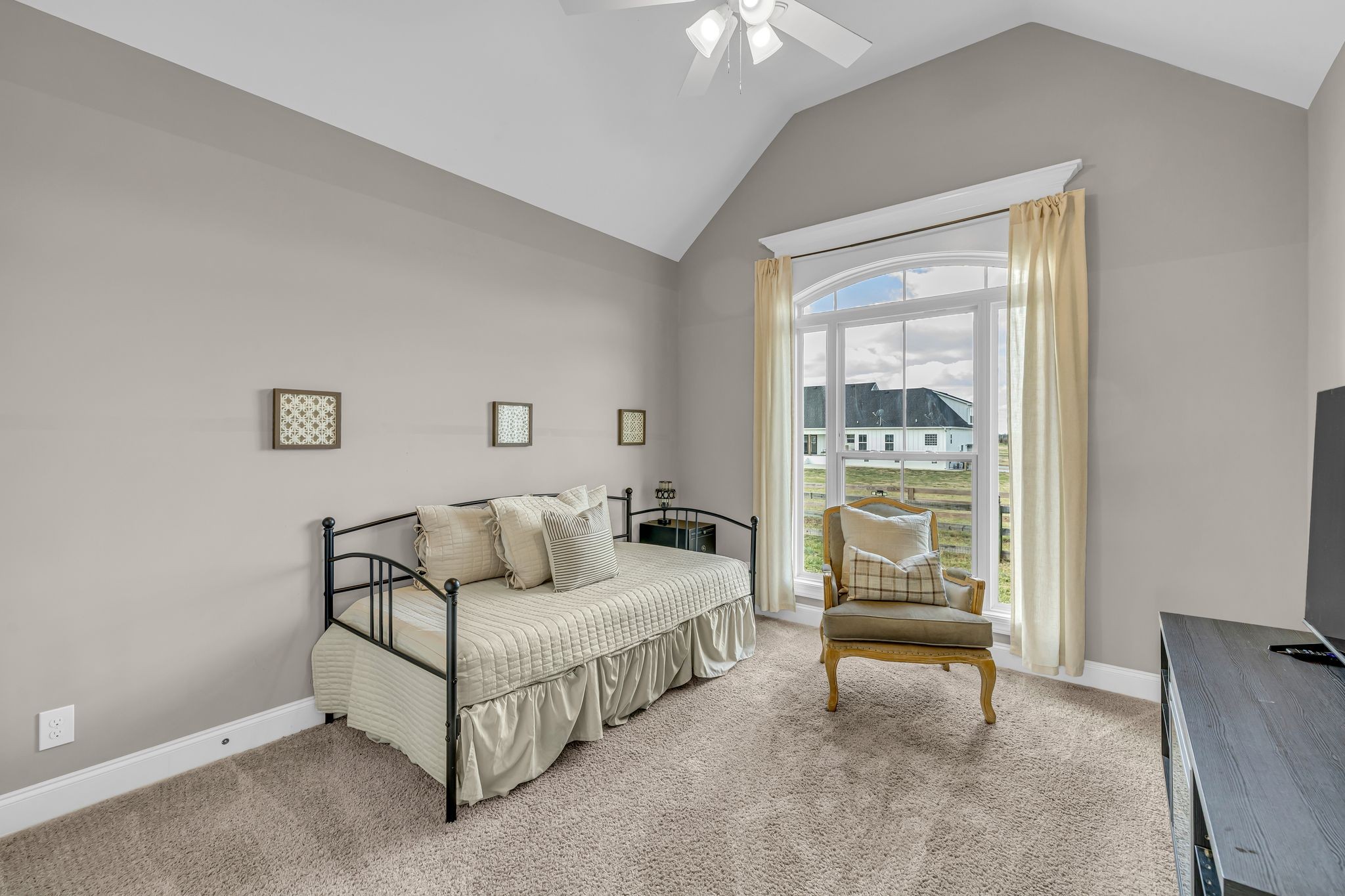 852 Longview Road Shelbyville, TN 37160 - Photo 21 of 38 a living room with furniture and a window