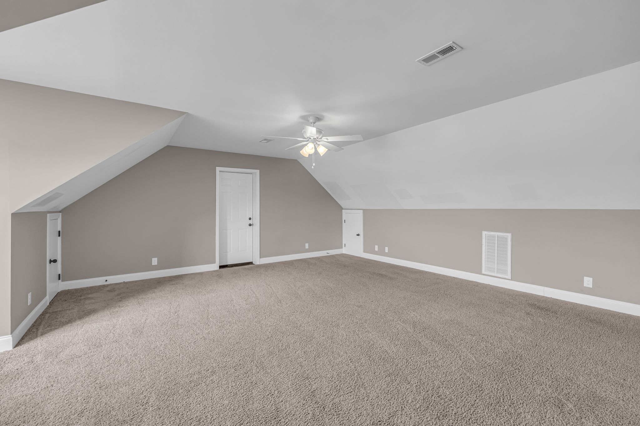 852 Longview Road Shelbyville, TN 37160 - Photo 30 of 38 a view of an empty room with a ceiling fan