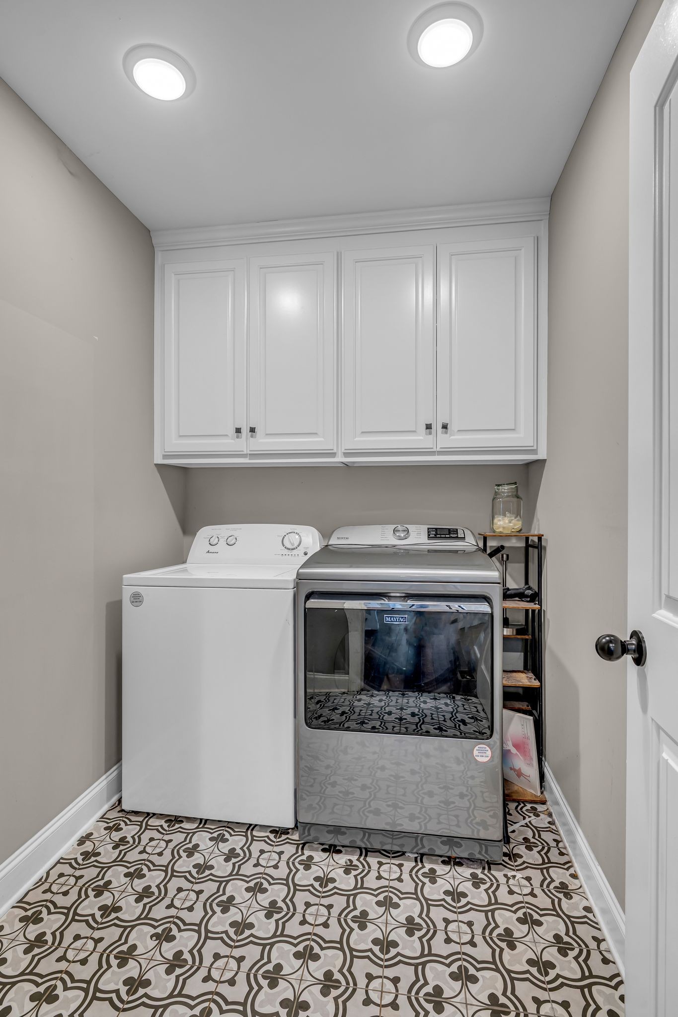 852 Longview Road Shelbyville, TN 37160 - Photo 34 of 38 a utility room with a window
