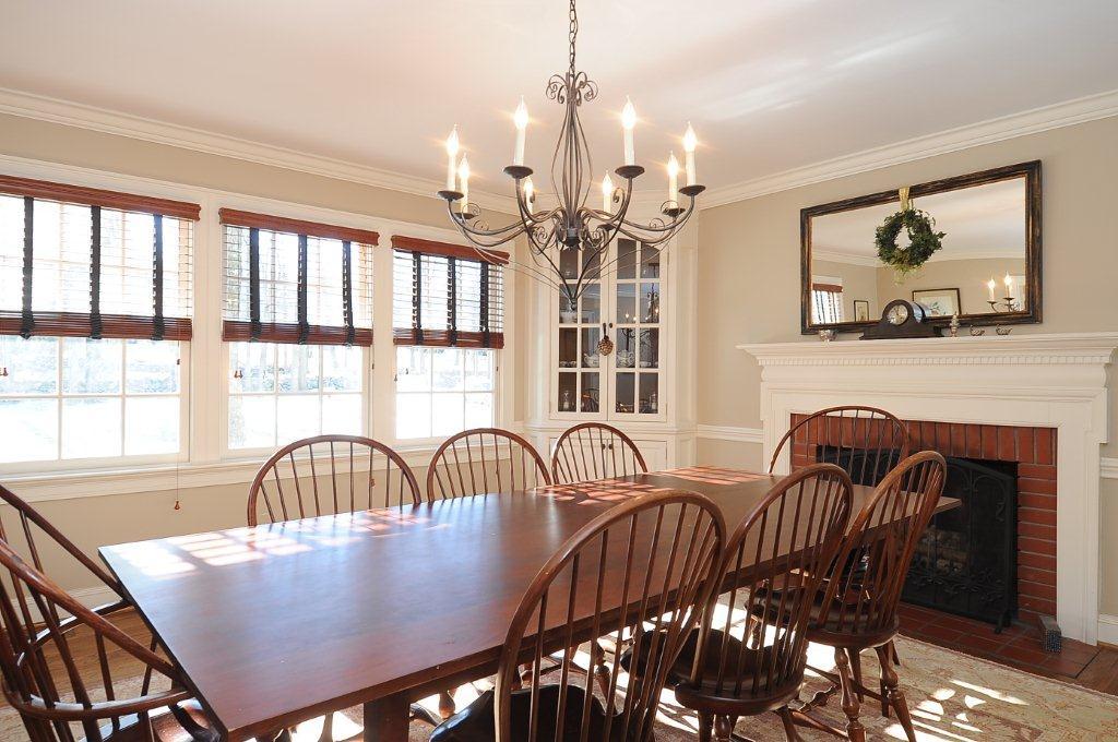 752 Silvermine Road New Canaan, CT 06840 - Photo 4 of 28 DSC_9677