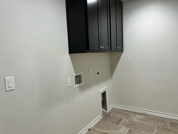 $2,100 | 7505 Vidrine Street, Austin, TX 78754