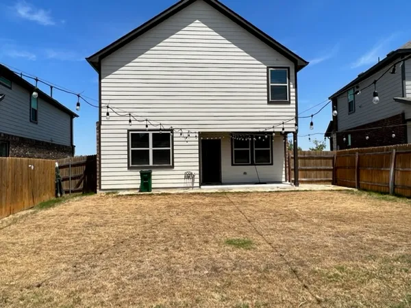 $2,100 | 7505 Vidrine Street, Austin, TX 78754