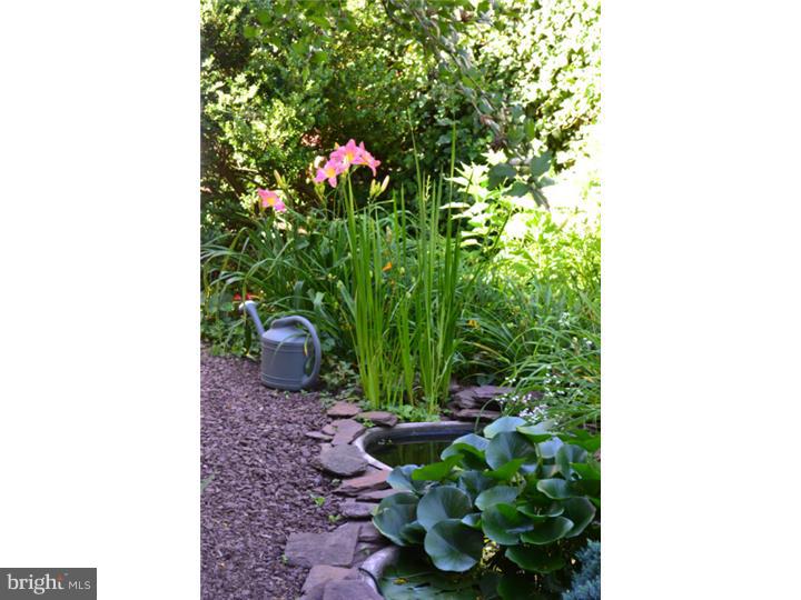 587 Arbor Road Morrisville, PA 19067 - Photo 14 of 20 Garden