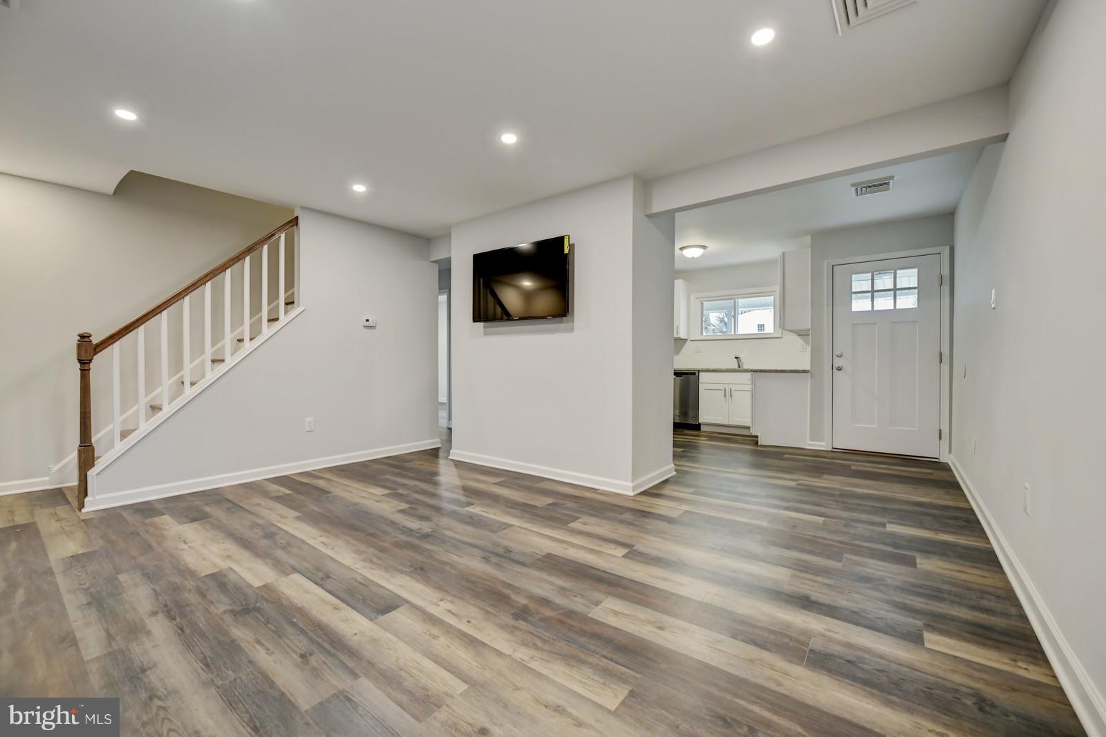 9366 Annapolis Road Philadelphia, PA 19114 - Photo 5 of 26 Gallery Image 5