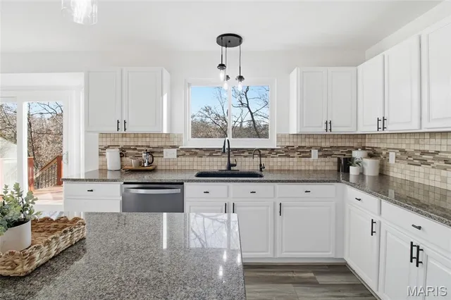 $439,900 | 564 Hickory Manor, Arnold, MO 63010