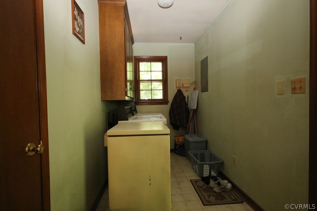 10121 Clearwood Road Chesterfield, VA 23832 - Photo 15 of 16 a utility room with dryer and washer