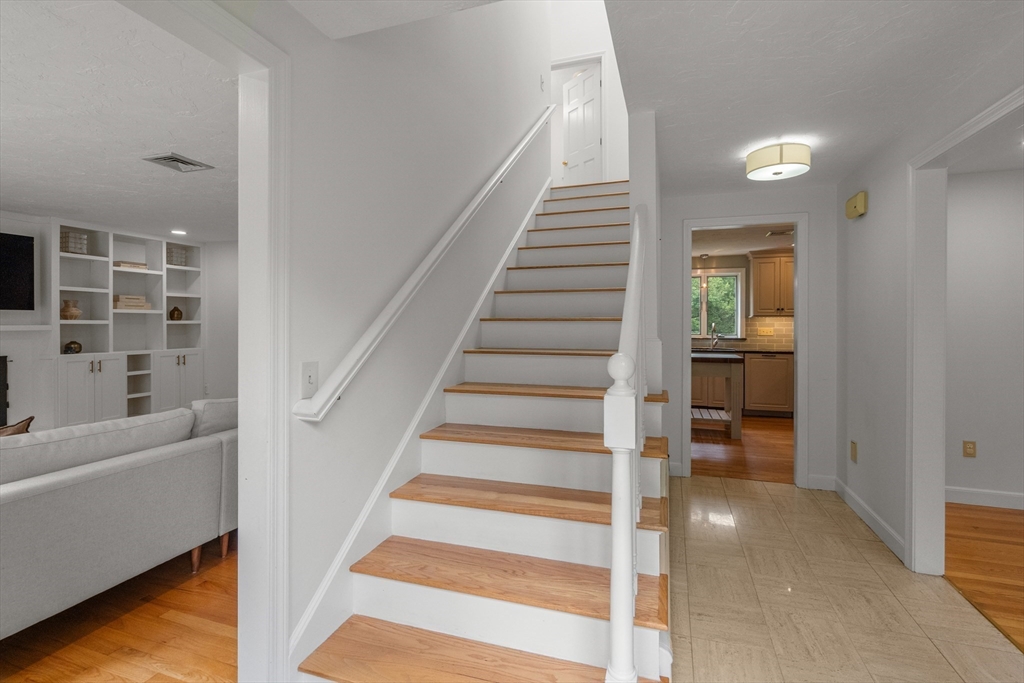 322 Concord Road Wayland, MA 01778 - Photo 15 of 35