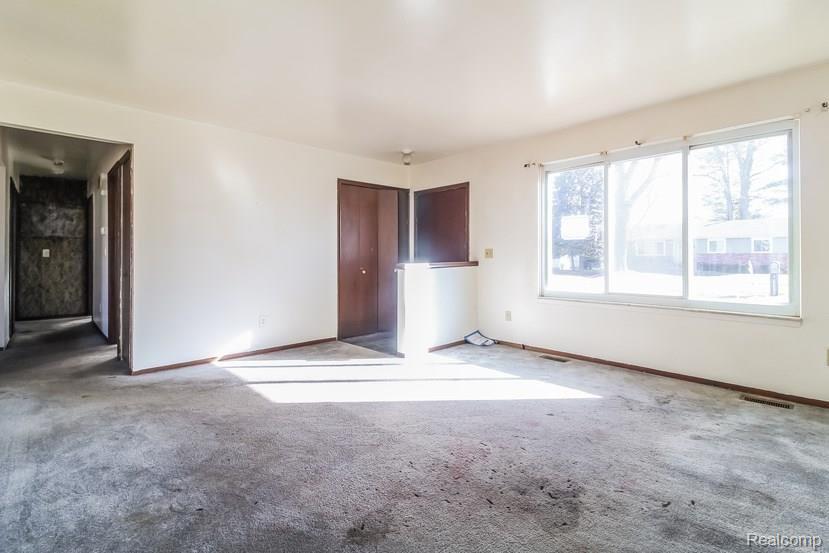 3190 Eastern Avenue Rochester, MI 48307 - Photo 18 of 25 005-5364309-small.jpg
