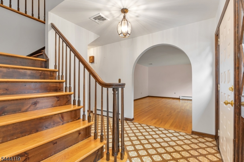 23 Puddingstone Way Florham Park, NJ 07932 - Photo 5 of 41