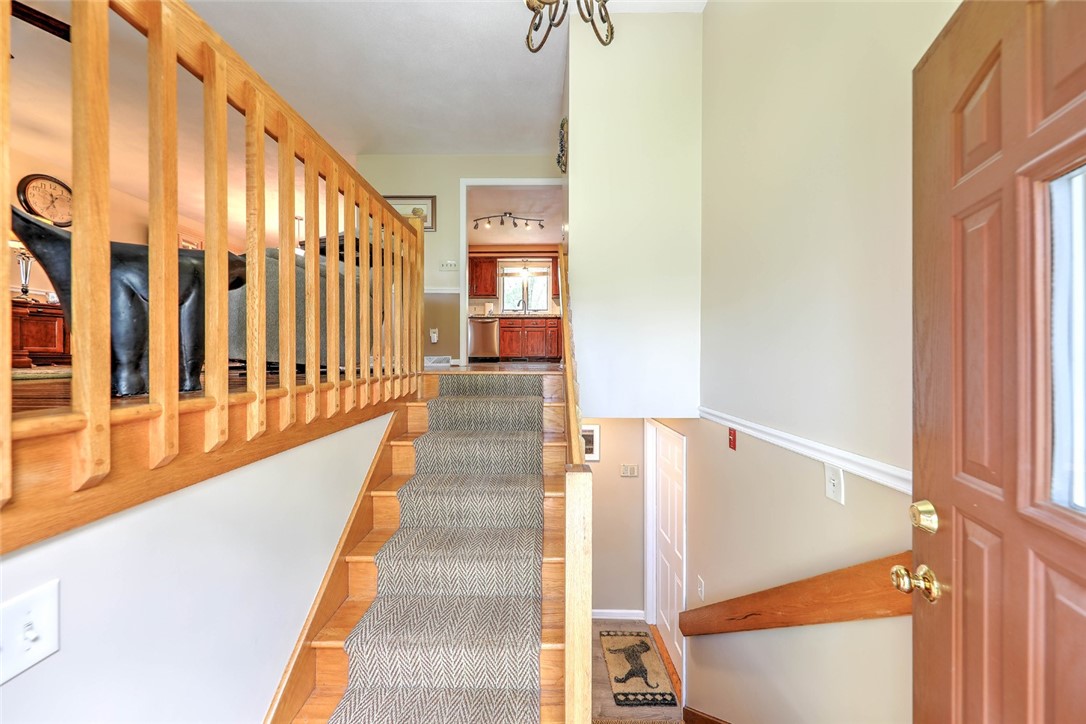 89 Swan Road Smithfield, RI 02917 - Photo 5 of 47