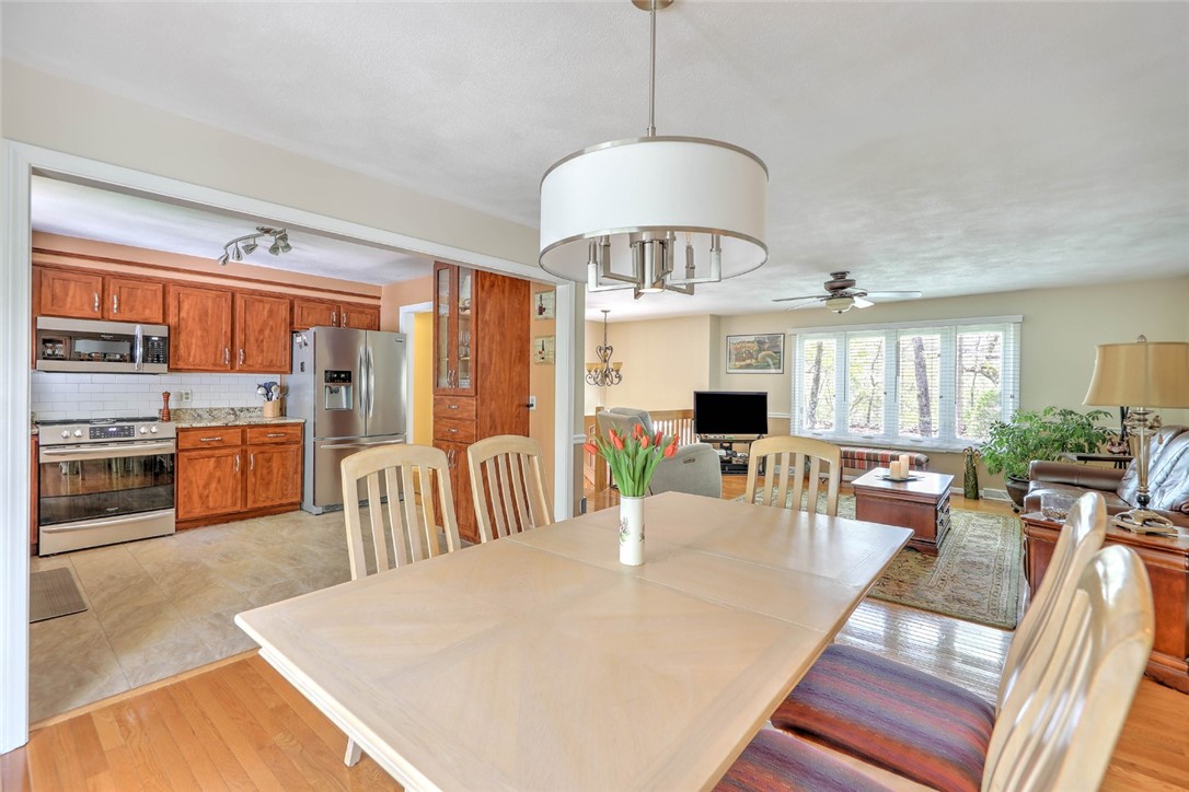 89 Swan Road Smithfield, RI 02917 - Photo 9 of 47