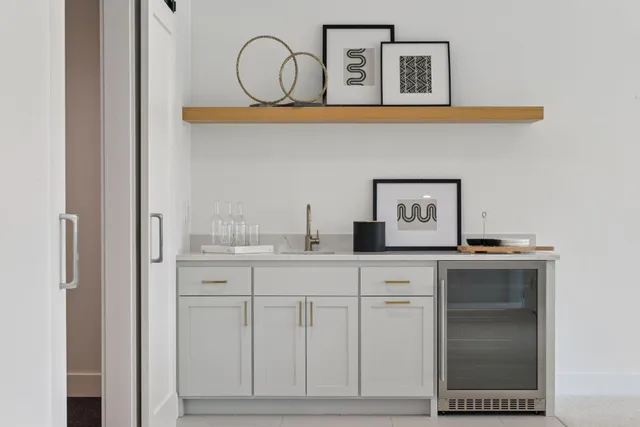 $1,310,000 | 5651 Buffington Lane, Shorewood, MN 55331