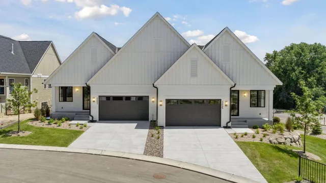 $1,310,000 | 5651 Buffington Lane, Shorewood, MN 55331