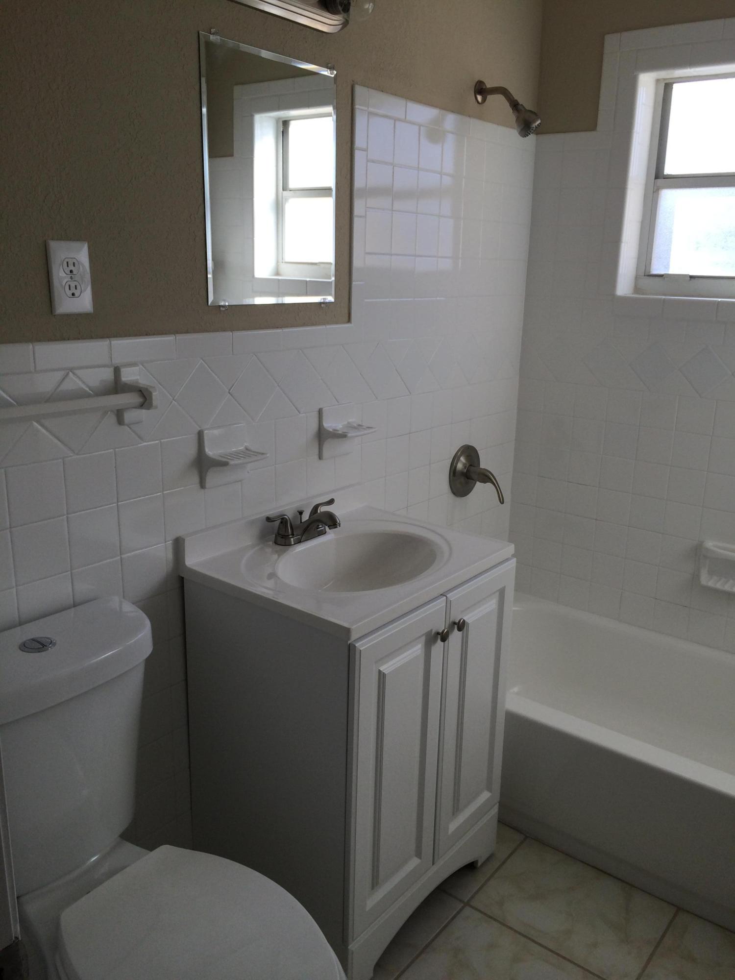 351 West 16th Way Riviera Beach, FL 33404 - Photo 12 of 20 Guest Bath