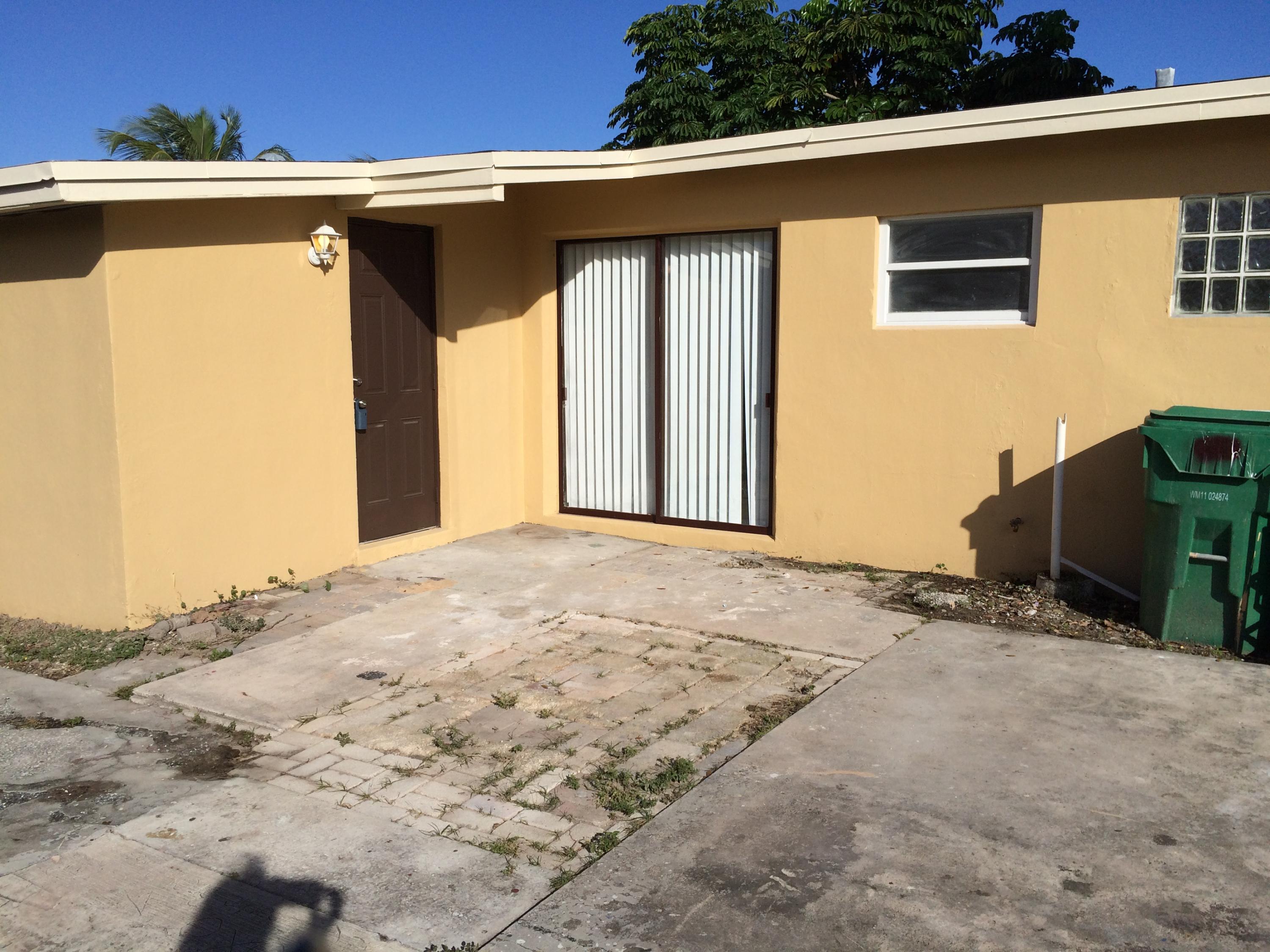 351 West 16th Way Riviera Beach, FL 33404 - Photo 4 of 20 IMG_7277