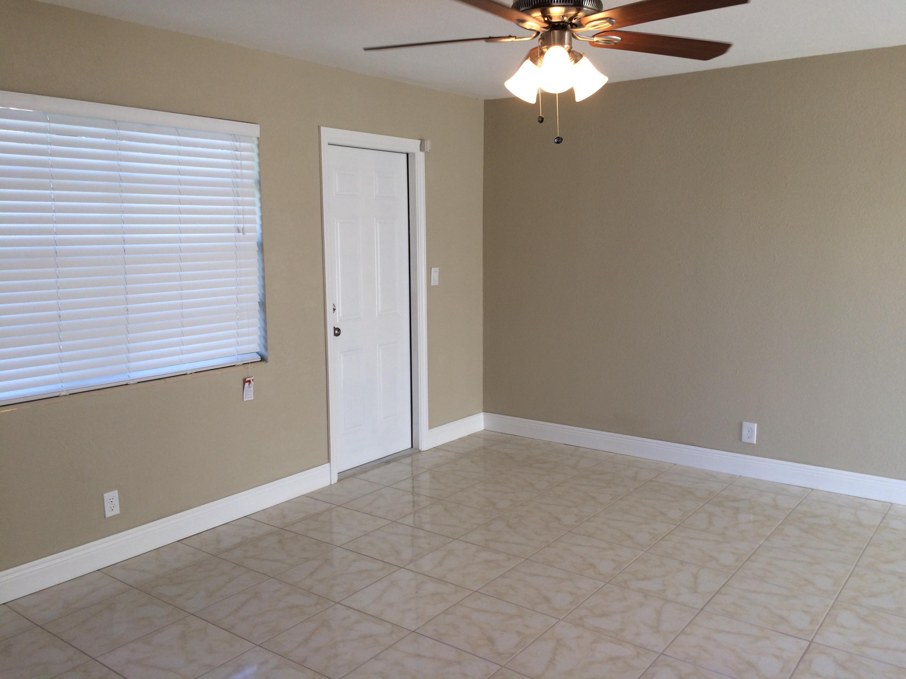 351 West 16th Way Riviera Beach, FL 33404 - Photo 5 of 20 Living Rm