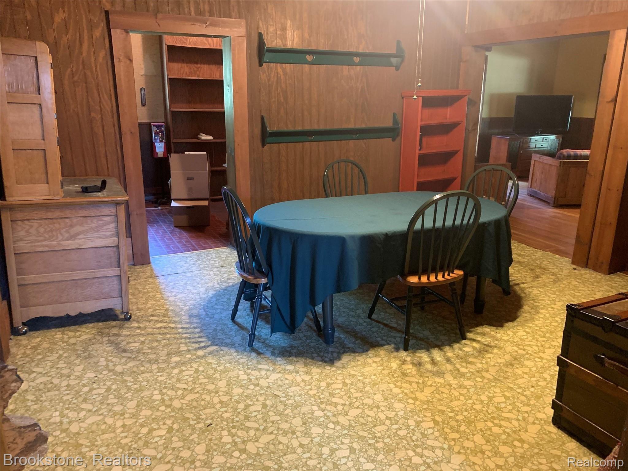 614 City Road Manchester, MI 48158 - Photo 12 of 40 8755F1DD-AB09-49BC-913A-1B5456CF5016.jpeg