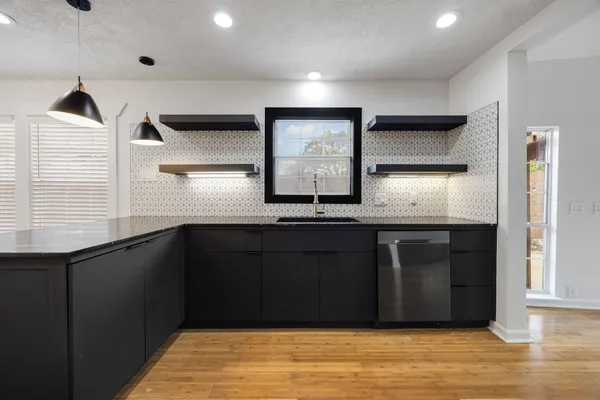 $600,000 | 1310 Walton Street, Houston, TX 77009