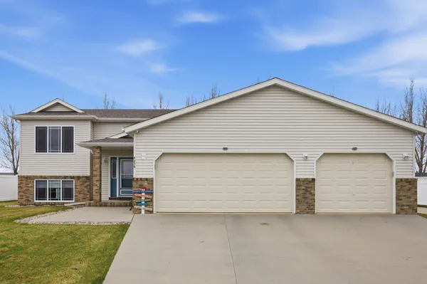 $439,900 | 4236 38th Avenue South, Fargo, ND 58104