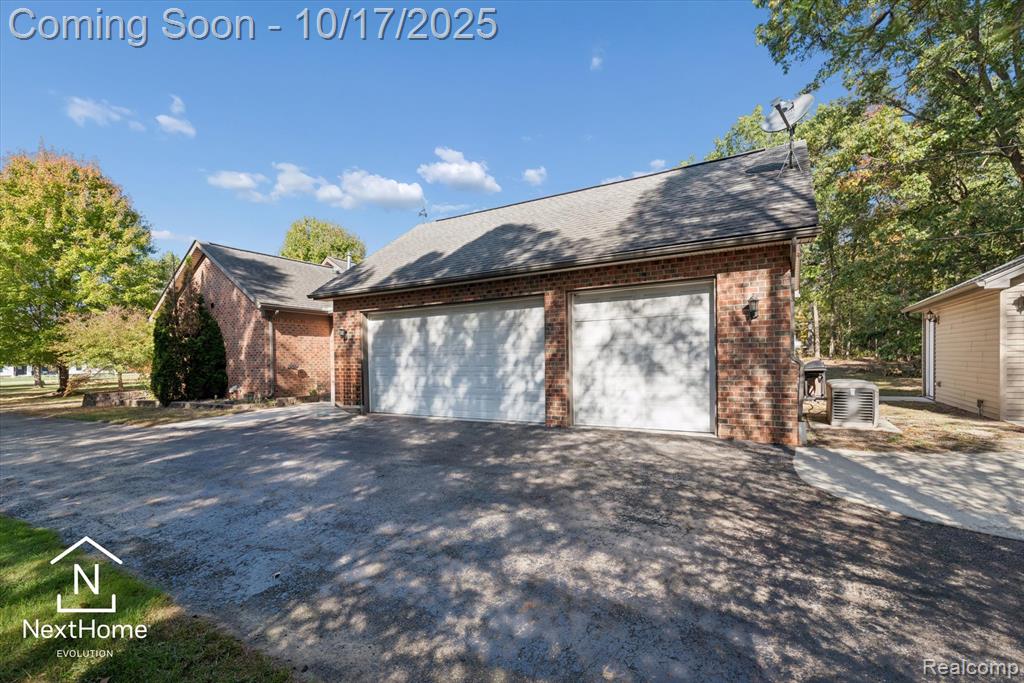 17401 Hannan Road New Boston, MI 48164 - Photo 39 of 46