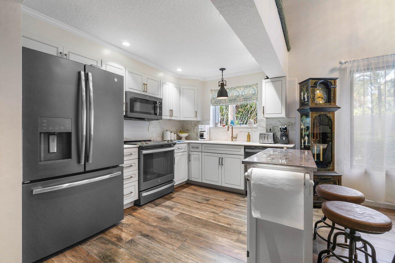 7255 Wilson Road West Palm Beach, FL 33413 - Photo 19 of 70 014-7255WilsonRoad-WestPalmBeach-FL-3341