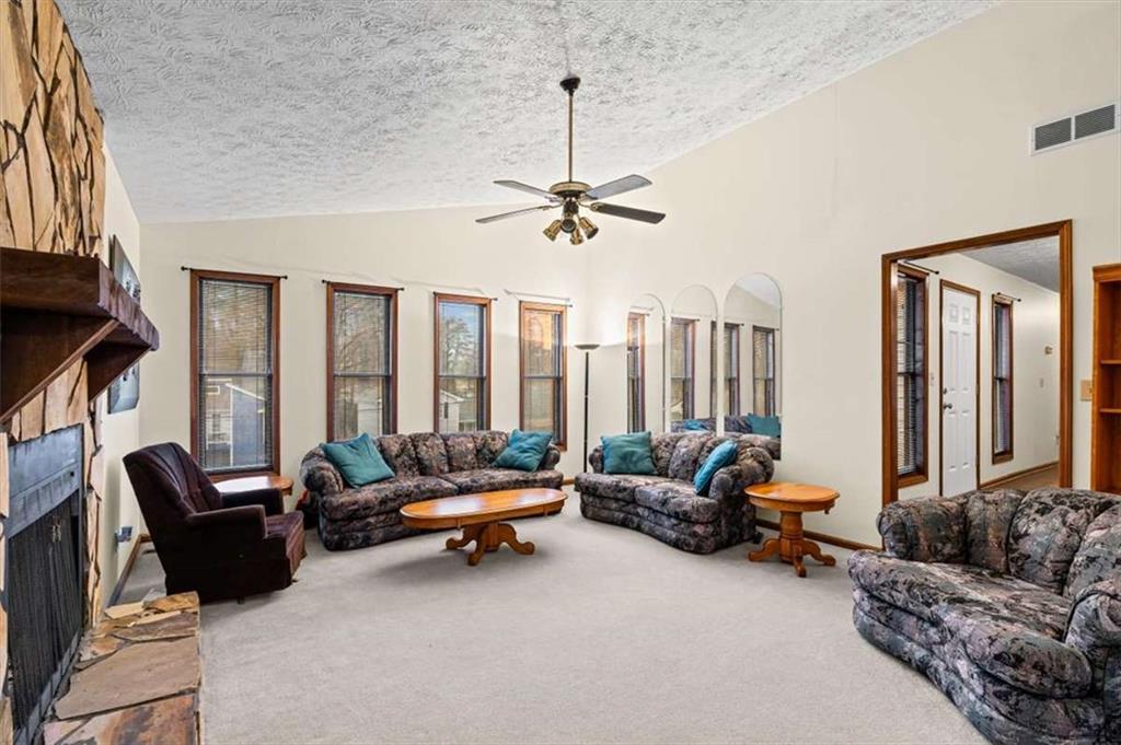 321 Roses Creek Drive Lawrenceville, GA 30044 - Photo 4 of 40