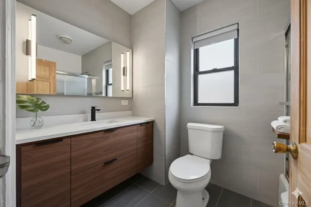 $775,000 | 4450 Hill Avenue | Wakefield