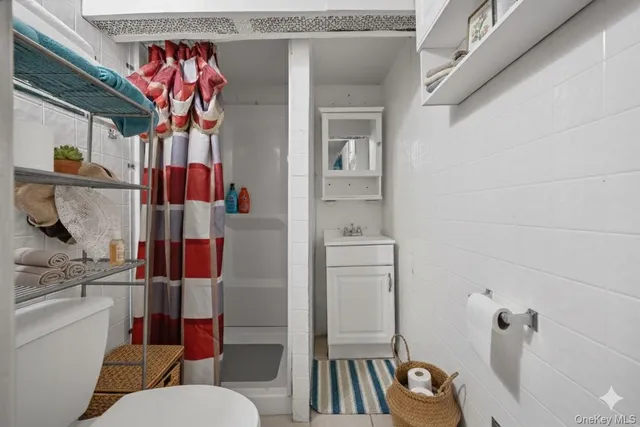 $775,000 | 4450 Hill Avenue | Wakefield