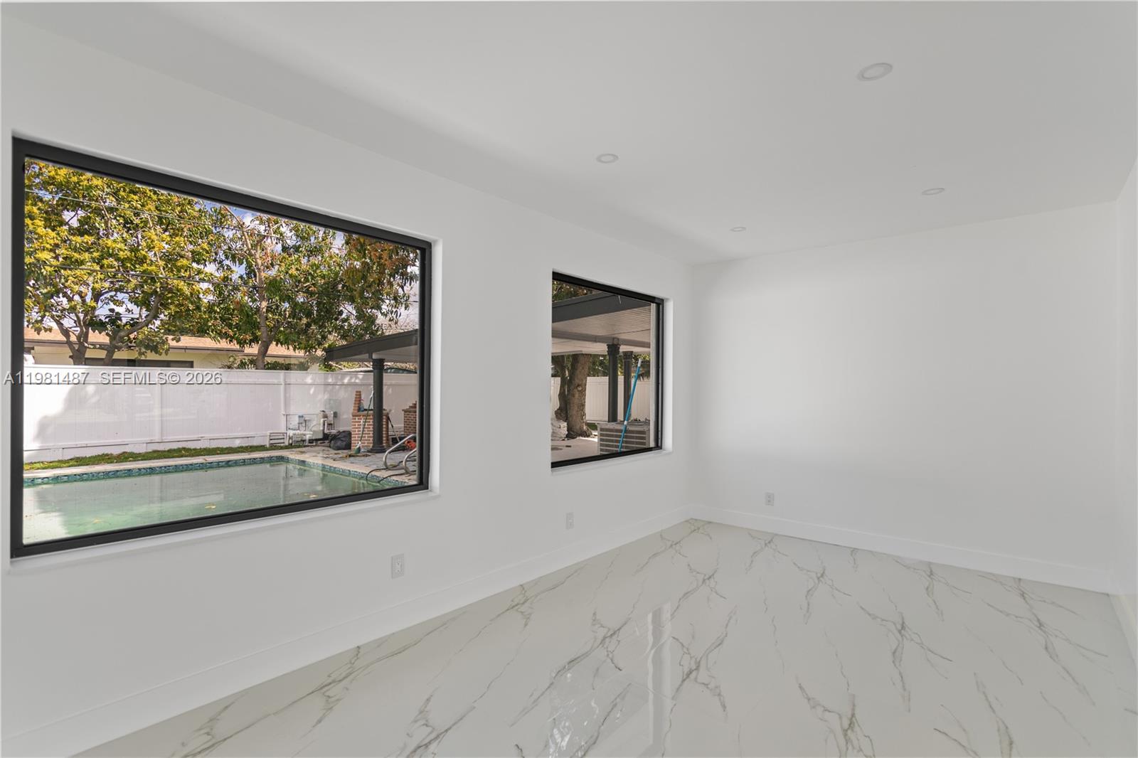 921 West 50th Place Hialeah, FL 33012 - Photo 20 of 54