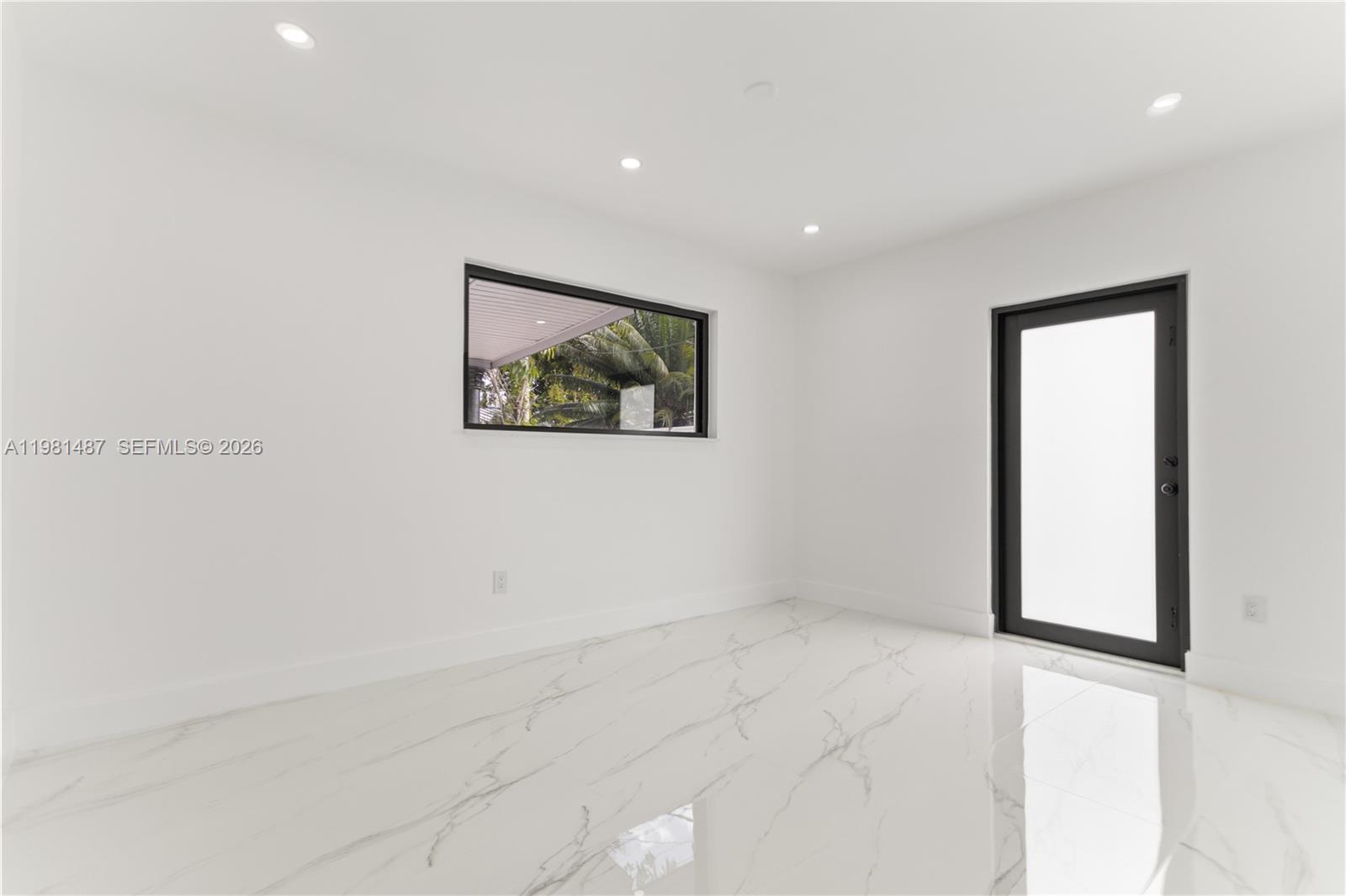921 West 50th Place Hialeah, FL 33012 - Photo 31 of 54