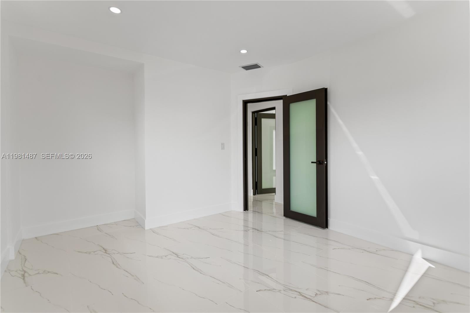 921 West 50th Place Hialeah, FL 33012 - Photo 33 of 54