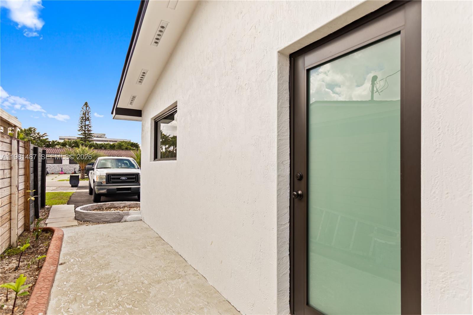 921 West 50th Place Hialeah, FL 33012 - Photo 36 of 54