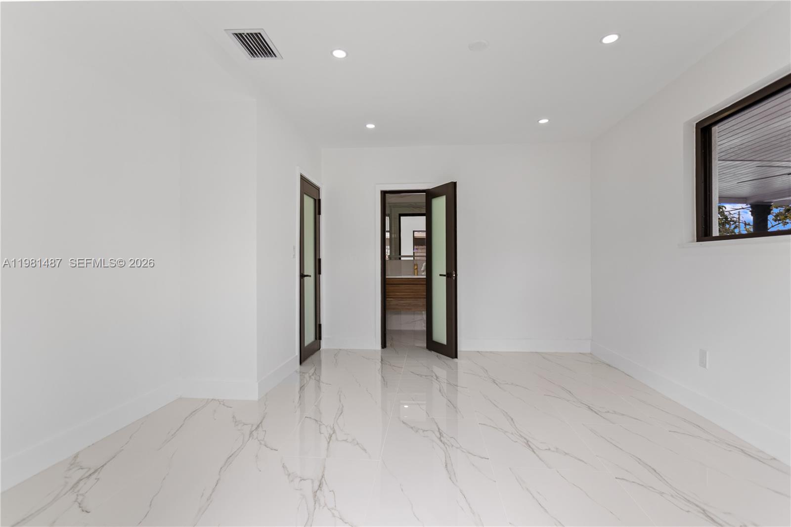 921 West 50th Place Hialeah, FL 33012 - Photo 38 of 54