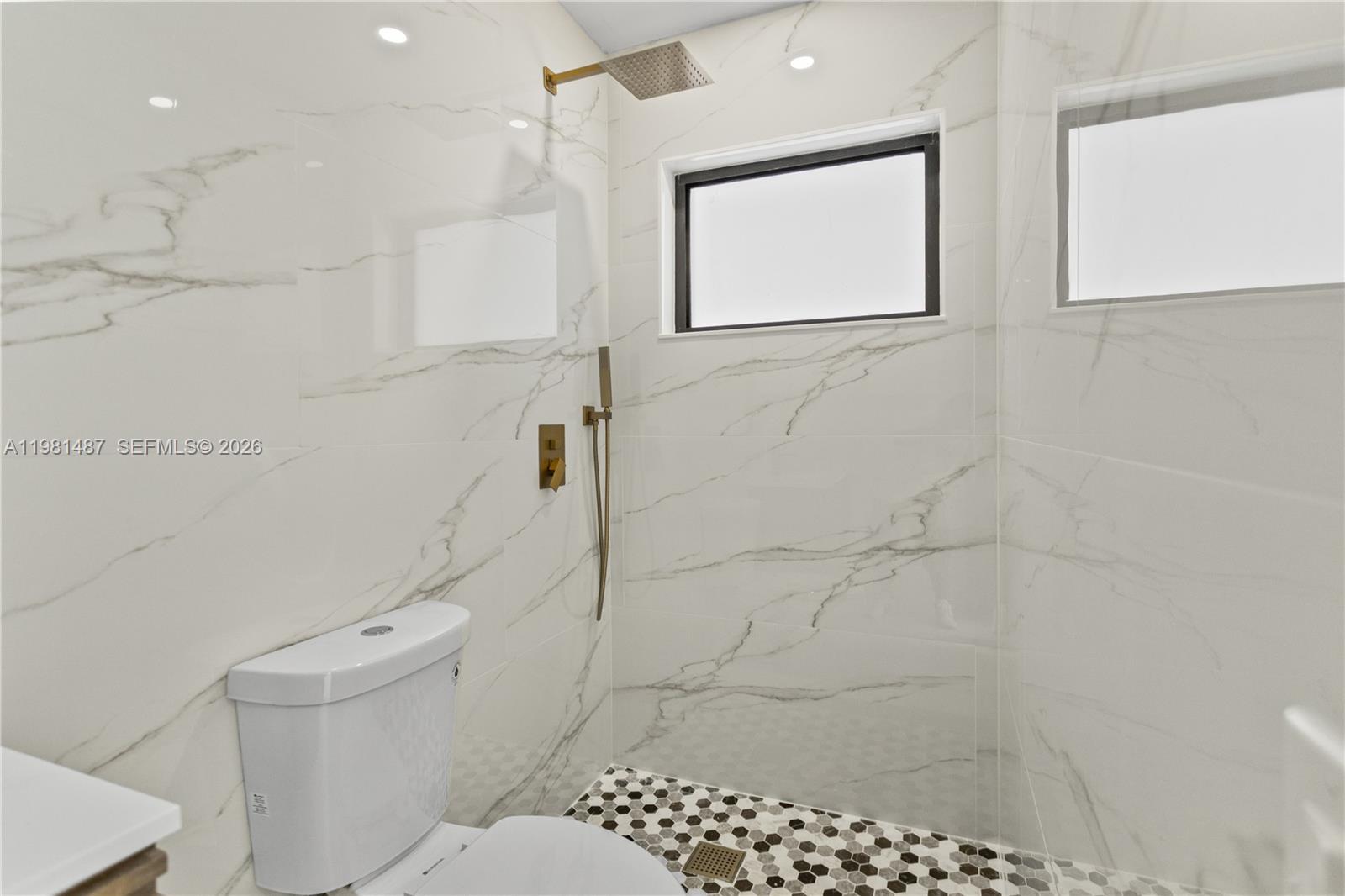 921 West 50th Place Hialeah, FL 33012 - Photo 40 of 54
