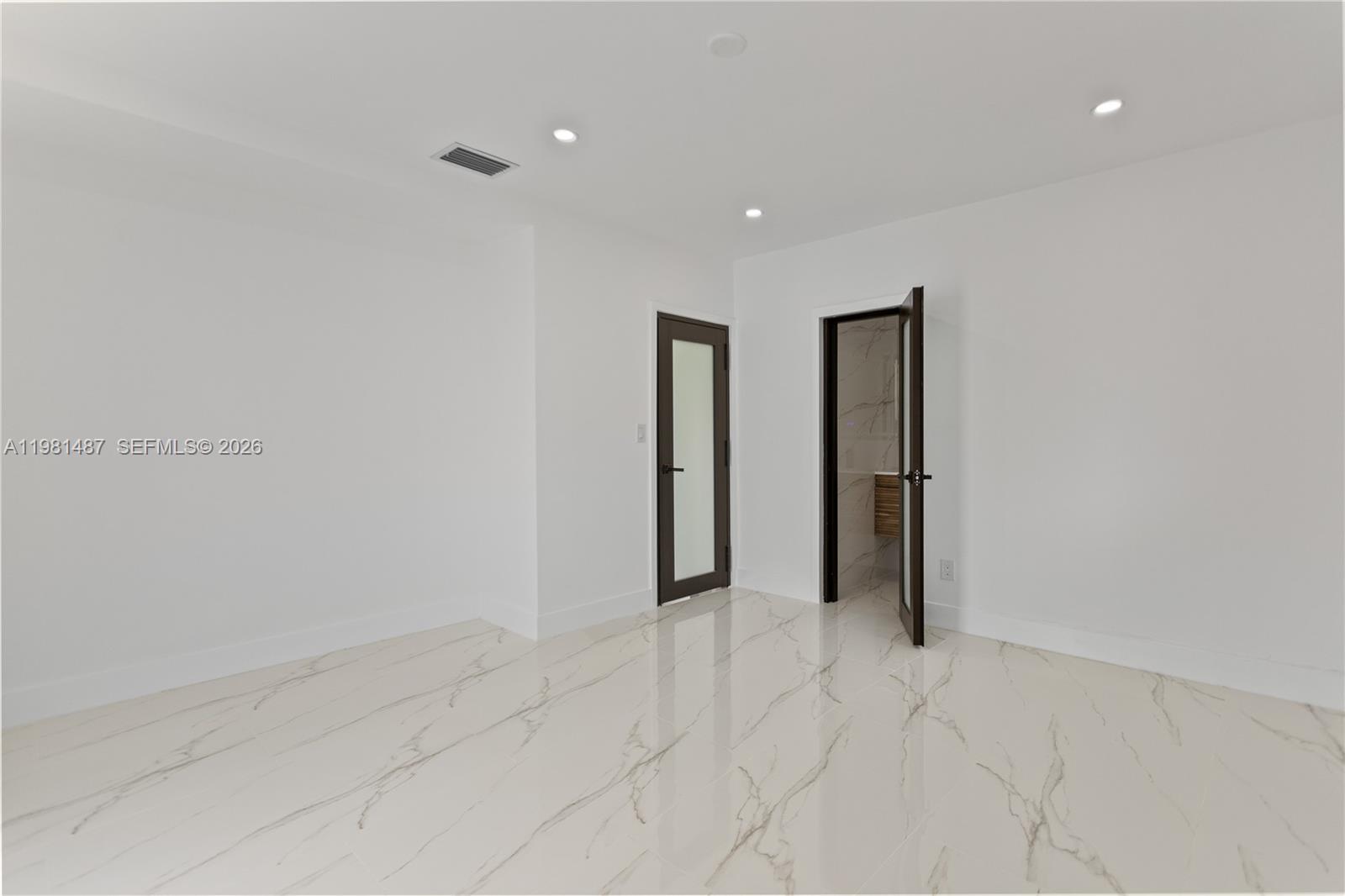 921 West 50th Place Hialeah, FL 33012 - Photo 45 of 54